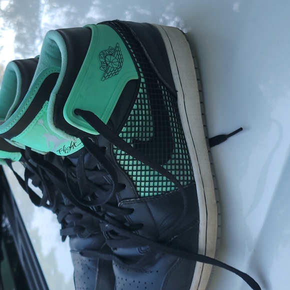 The Air Jordan 1 Retro ’89 “Green Glow” SZ11 - Picture 2 of 8